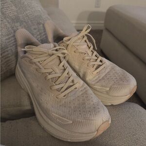 Hoka Clifton 9s cream size 10
